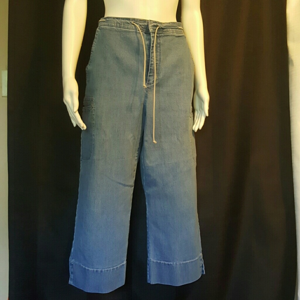 Gloria Vanderbilt jeans, size 12